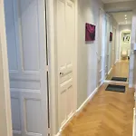 - Luxury Clara Apartment