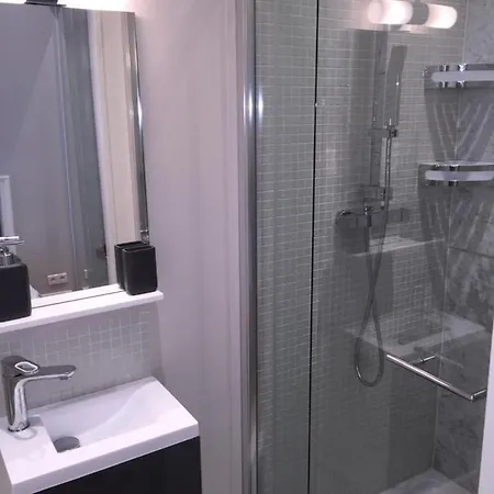 - Luxury Clara カンヌ